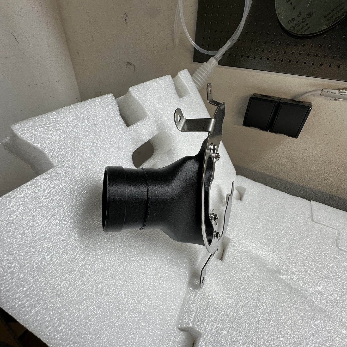 BMW E8x & E9x Bremsenkühlung / Ankerblech mit Kühlrohr