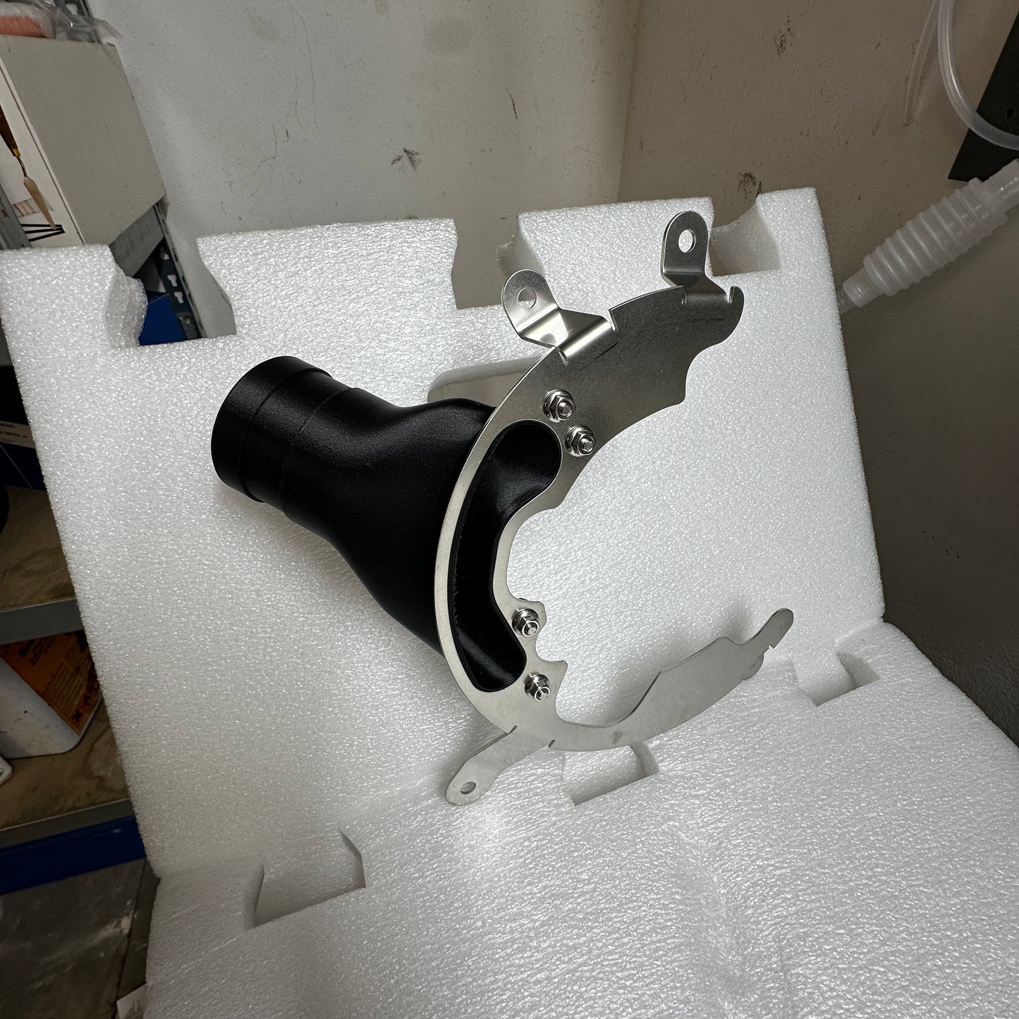 BMW E8x & E9x Bremsenkühlung / Ankerblech mit Kühlrohr