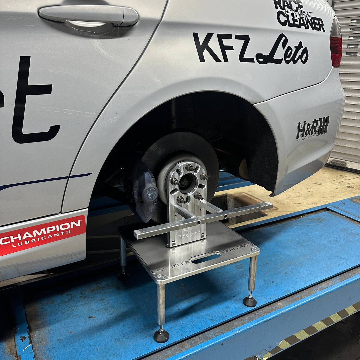 TLC Motorsport Hubstand-System / Radnaben-Achsvermesssystem

