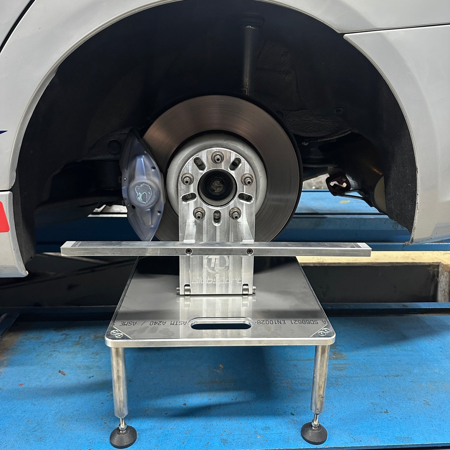 TLC Motorsport Hubstand-System / Radnaben-Achsvermesssystem
